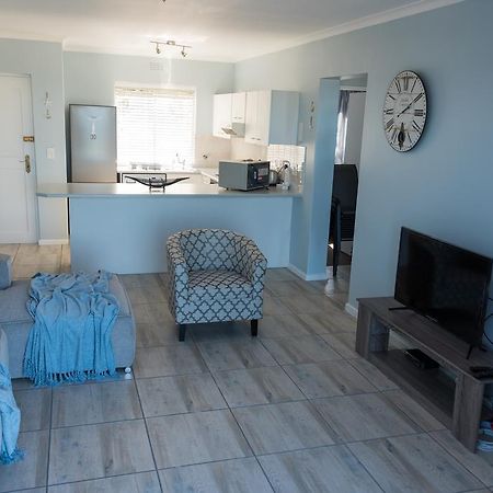 Whale View Self Catering Apartment Hermanus Esterno foto