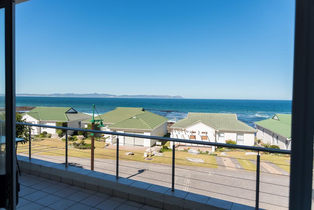 Whale View Self Catering Apartment Hermanus Esterno foto