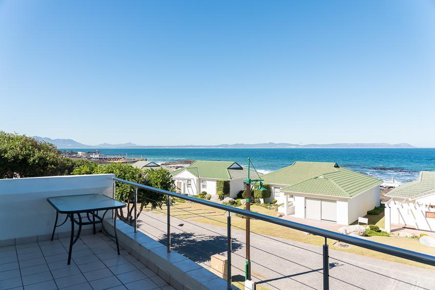 Whale View Self Catering Apartment Hermanus Esterno foto