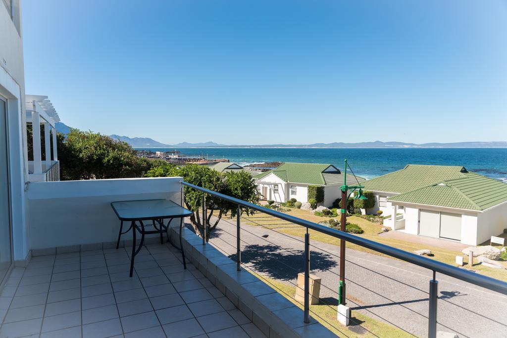 Whale View Self Catering Apartment Hermanus Esterno foto